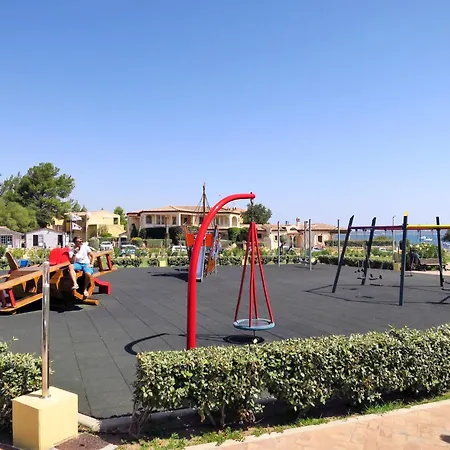 Smeralda By Interhome فيلة كانّيجوني